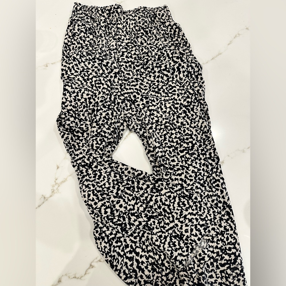 H&M Abstract Print Elastic Waist Pants – Black & Cream – Size S